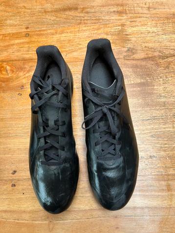 Zeer mooie voetbalschoenen merk Adidas’ maat 46  beschikbaar voor biedingen