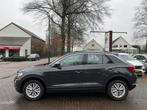 Volkswagen T-ROC 1.0 TSI STYLE / NAVI / CARPLAY / ADAP. CRUI, Auto's, Voorwielaandrijving, Gebruikt, Euro 6, 1193 kg