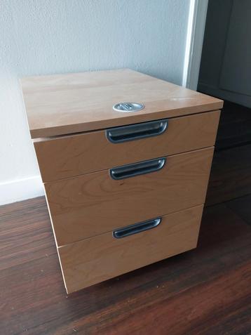 Houten ladekast Ikea Galant met 3 laden beschikbaar voor biedingen