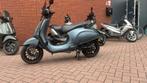 Vespa sprint 2017 carbon blauw, Fietsen en Brommers, Scooters | Vespa, Ophalen, Maximaal 45 km/u, Vespa S, Zo goed als nieuw