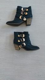 Zwarte enkellaarsjes met gouden gespen, Zwart, Lage of Enkellaarzen, Ophalen of Verzenden, Gedragen