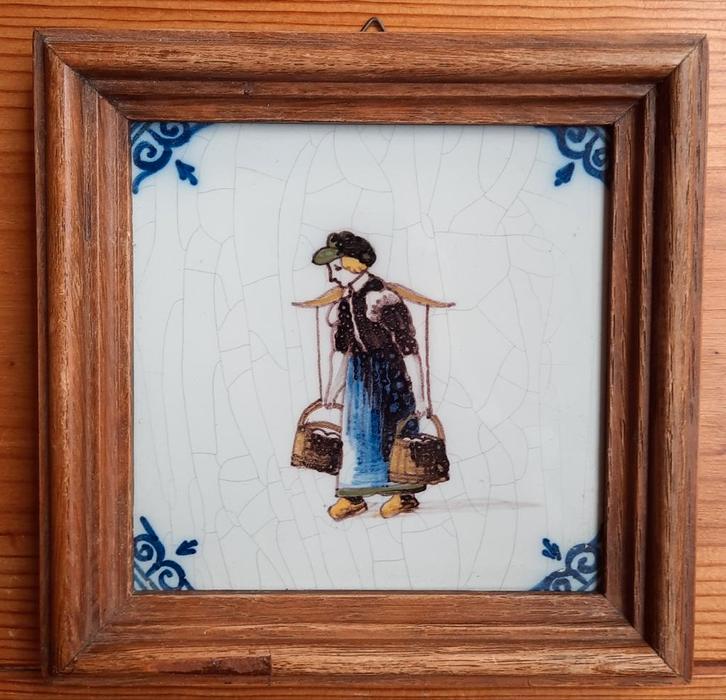 Tegel Makkum Melkmeisje, Antiek en Kunst, Antiek | Wandborden en Tegels, Ophalen