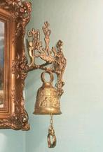 Koperen bel met decoratieve ophanging, Ophalen of Verzenden