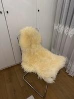 Doorzichtige stoel met witte vacht, Kunststof, Wit, Ophalen of Verzenden, Zo goed als nieuw
