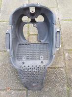 Gilera Runner 50cc 125cc 180cc 200cc radiator kap/ onderkuip, Ophalen of Verzenden