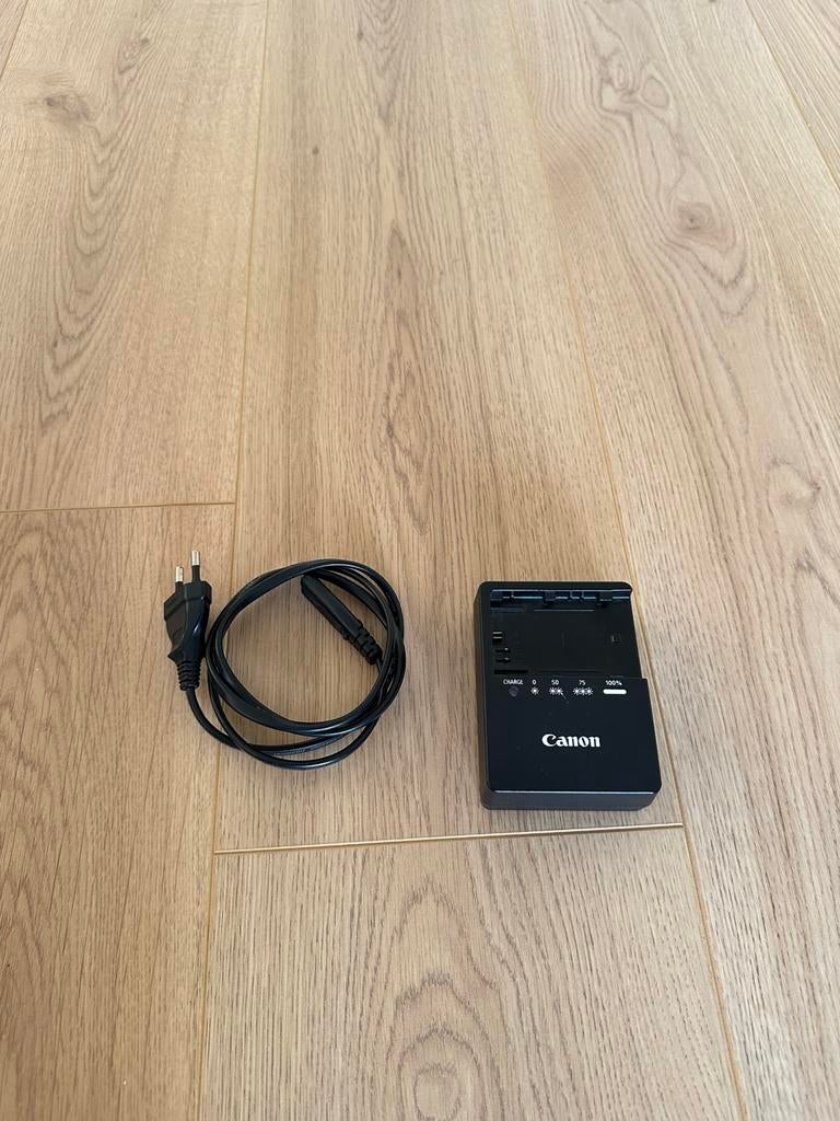 Canon Batterijlader, Audio, Tv en Foto, Ophalen of Verzenden, Zo goed als nieuw