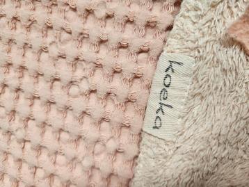 Koeka ledikant deken beschikbaar voor biedingen