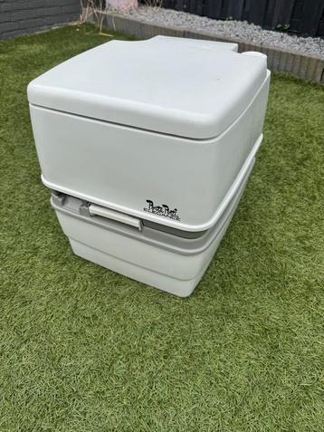 Porta potti chemische toilet beschikbaar voor biedingen