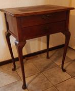 Vintage Toilet tafeltje met klep, Huis en Inrichting, Tafels | Bijzettafels, Ophalen, Minder dan 55 cm, Gebruikt, Vintage / Klassiek