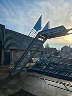 Stalen trap met bordes gegalv. Hoog 3,2mtr. Nog029, Doe-het-zelf en Verbouw, Ladders en Trappen, Ophalen of Verzenden, Trap, Zo goed als nieuw