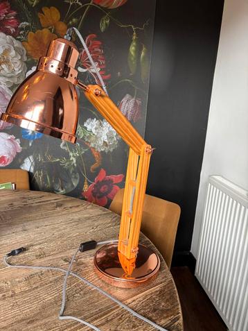 Rosé Gouden Tafellamp / Bureaulamp met Hout beschikbaar voor biedingen