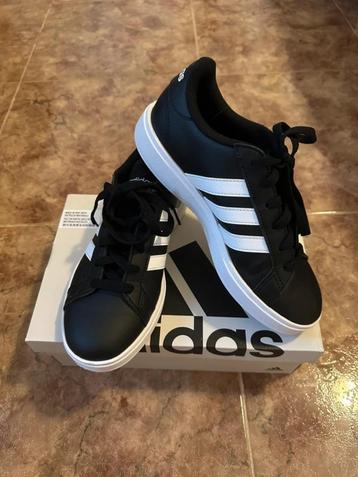 [ADIDAS] - Grand Court Base 2 in Black - 42 Nieuw in doos -  beschikbaar voor biedingen