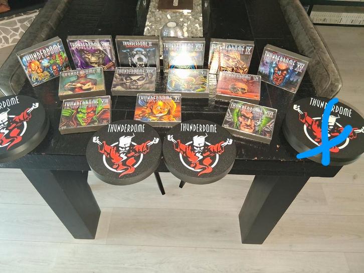 Thunderdome verzamling  cds en lichtboxen/opberdozen, Cd's en Dvd's, Cd's | Dance en House, Zo goed als nieuw, Ophalen of Verzenden