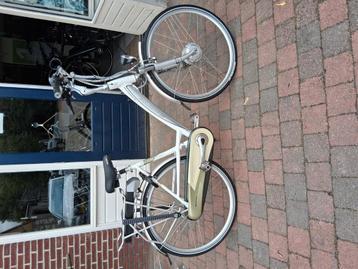 Grote voorraad mooie gebruikte electrische fietsen.  beschikbaar voor biedingen
