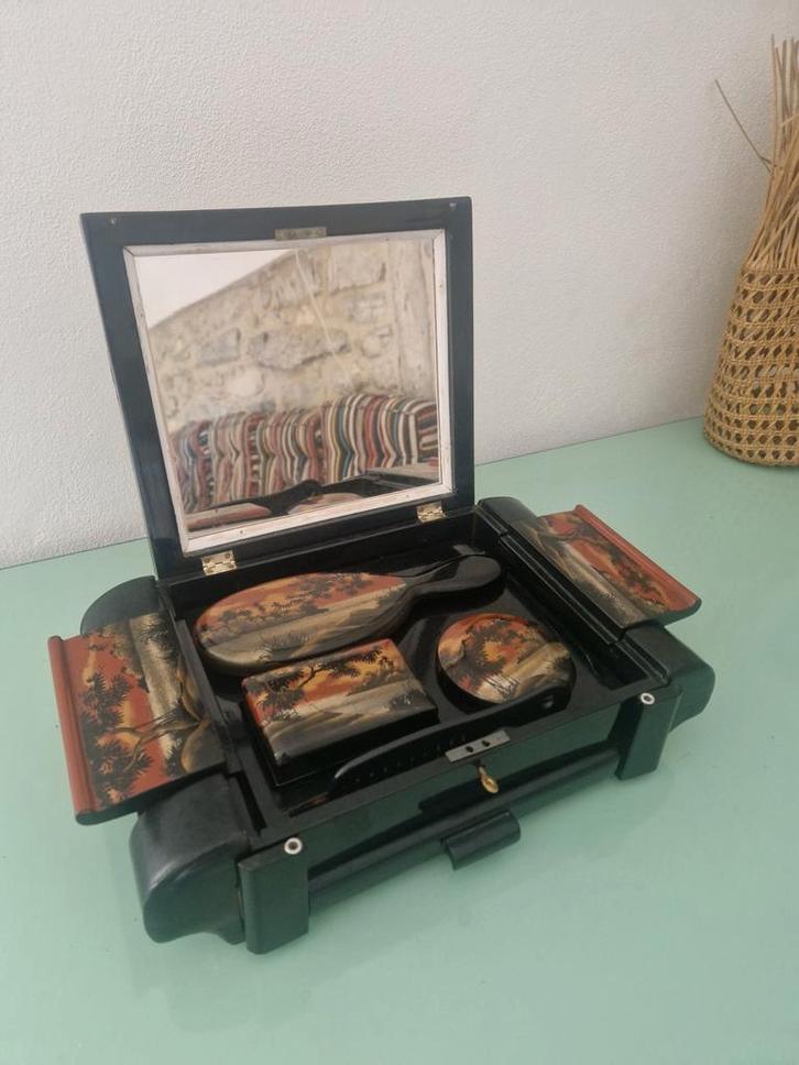 Vietnamese indo china toiletset lak vietnam, Antiek en Kunst, Kunst | Niet-Westerse kunst, Ophalen of Verzenden