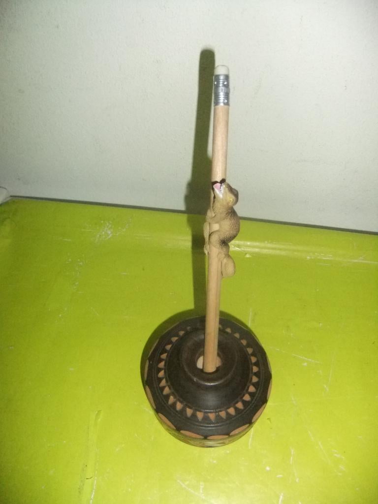 LUXE POTLOOD IN HOUDER OPBRENGST VOEDSELBANK!, Ophalen, Zo goed als nieuw, Potlood of Stift