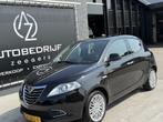 Lancia Ypsilon 0.9 TwinAir Platinum navigatie * Super leuk *, Auto's, Lancia, Euro 5, 86 pk, Gebruikt, 750 kg
