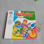 Twister Bordspel - MB Spellen, Hobby en Vrije tijd, Gezelschapsspellen | Bordspellen, Vijf spelers of meer, Ophalen of Verzenden