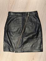 Zwarte Noisy May Faux Leather Rok Maat XS, Zwart, Ophalen of Verzenden, Zo goed als nieuw, Maat 34 (XS) of kleiner