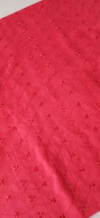Stof, rode broderie, 150cm-70cm, Hobby en Vrije tijd, Stoffen en Lappen, 120 cm of meer, Nieuw, Ophalen of Verzenden, Katoen