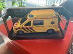 AMBULANCE / NIEUW IN DOOSJE, Hobby en Vrije tijd, Modelauto's | 1:43, Ophalen, Zo goed als nieuw, Auto