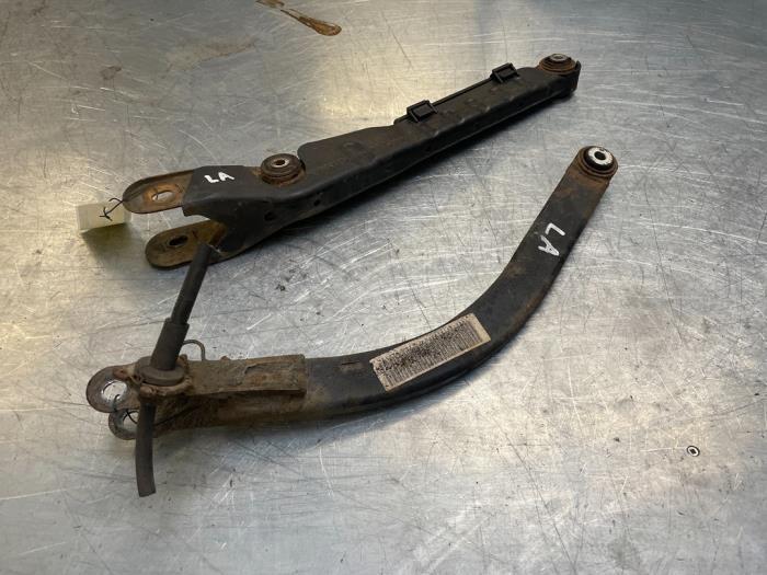 Draagarm links-achter van een Alfa Romeo Giulietta, Auto-onderdelen, Ophanging en Onderstel, Alfa Romeo, Gebruikt, 3 maanden garantie