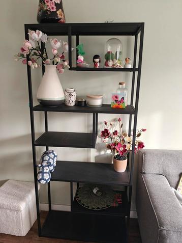 Woood kast Teun beschikbaar voor biedingen