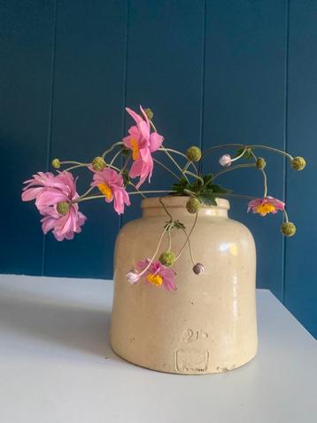 Grote brocante Franse mosterdpot met deksel. Pot de gres beschikbaar voor biedingen