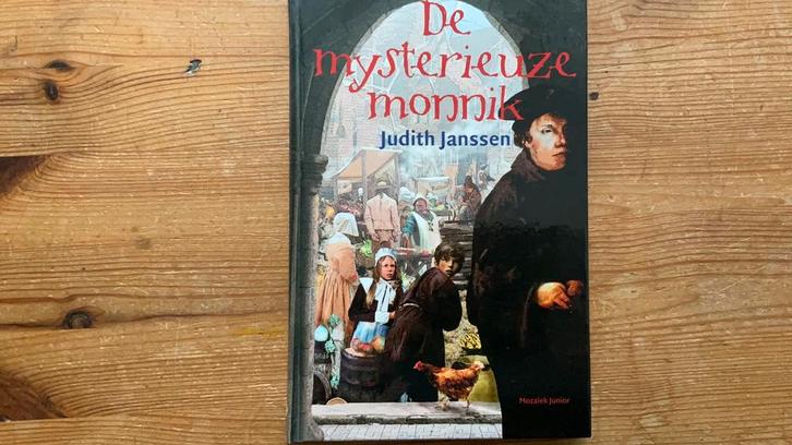 Judith Janssen - De mysterieuze monnik, Boeken, Kinderboeken | Jeugd | 10 tot 12 jaar, Zo goed als nieuw, Ophalen of Verzenden