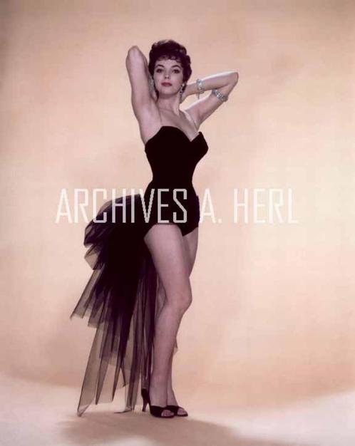 Pin up foto poster Joan Collins professionele foto 16, Verzamelen, Film en Tv, Nieuw, Film, Foto of Kaart, Verzenden