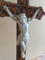 Kruisbeeld. Houten kruis en porseleinen Christusbeeldje, Antiek en Kunst, Antiek | Religie, Ophalen of Verzenden
