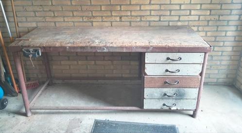 Oude industriële werkbank met bankschroef, Doe-het-zelf en Verbouw, Werkbanken, Gebruikt, Bankschroef, Ophalen