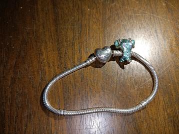 Zilveren Pandora armband met èèn bedel beschikbaar voor biedingen