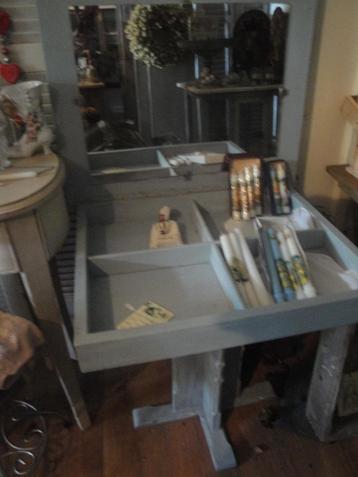 toilettafel mintgroen beschikbaar voor biedingen