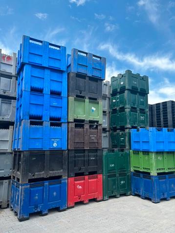 Palletboxen 104x grijs beschikbaar voor biedingen