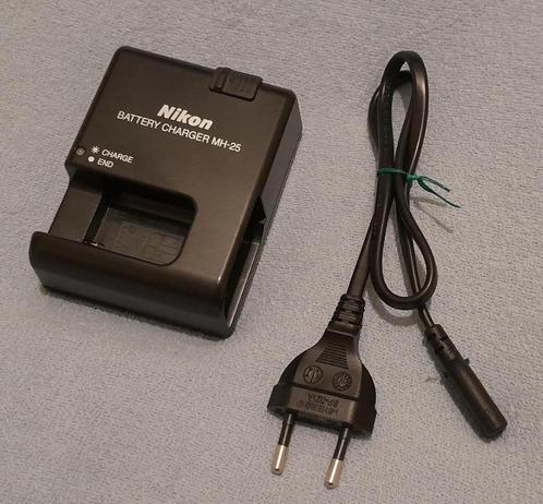 NIKON MH-25 lader voor NIKON EN-EL15 accu's, Audio, Tv en Foto, Accu's en Batterijen, Zo goed als nieuw, Ophalen of Verzenden