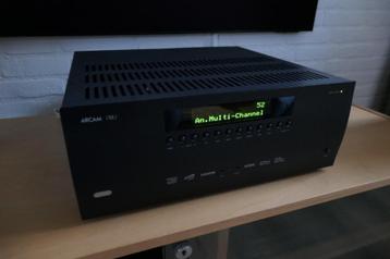 Arcam FMJ AVR400 7.1 versterker in de kleur zwart  beschikbaar voor biedingen