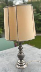 Vintage tafellamp met zware zilverkleurige voet, Ophalen, Zo goed als nieuw, Minder dan 50 cm