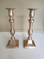 2x antieke Engelse kandelaars, Antiek en Kunst, Ophalen of Verzenden, Koper of Brons
