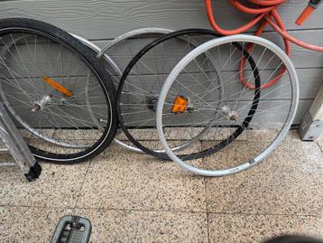 Diverse fiets voorwielen beschikbaar voor biedingen