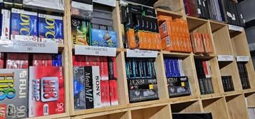 Nieuwe cassettes te koop. Mini dv, 8mm, vhs, audio tapes beschikbaar voor biedingen