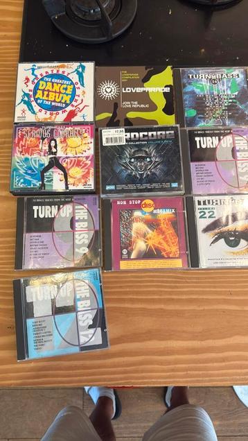 TURN UP THE BASS en meer beschikbaar voor biedingen