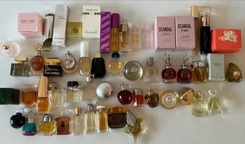 44 parfum miniaturen beschikbaar voor biedingen