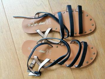 Dames slippertje  beschikbaar voor biedingen