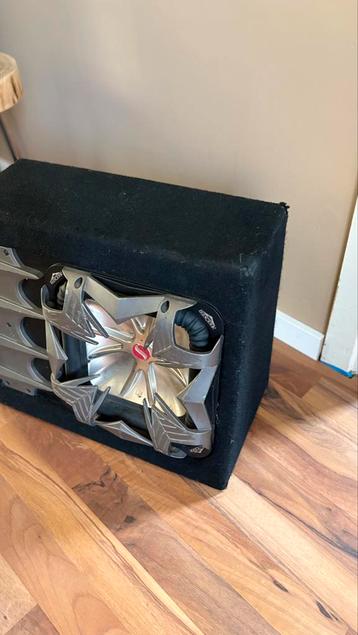 Kicker subwoofer beschikbaar voor biedingen