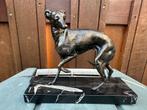 metalen windhond whippet italiaans windhondje op marmer, Antiek en Kunst, Ophalen of Verzenden