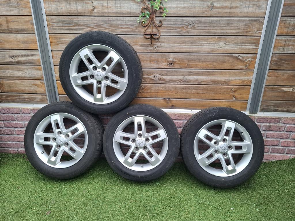 kia soul 16" velgen met banden ook voor o.a. hyundai mazda, Ophalen, Gebruikt, Kia