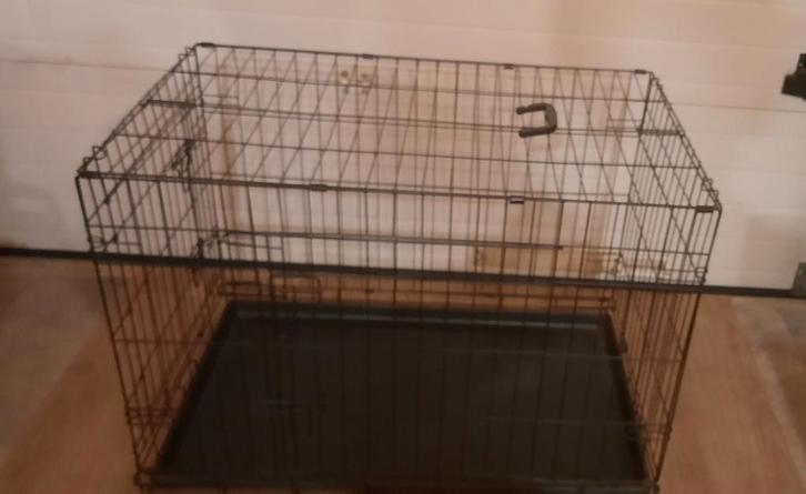 Bench 92x58 66 cm hoog, Dieren en Toebehoren, Hondenbenches, Zo goed als nieuw, Ophalen