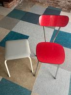 Retro formica - rode keukenstoel + grijs krukje - stevig!, Huis en Inrichting, Ophalen, Gebruikt, Twee