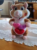 AH valentijn hamster met 3 hartjes., Kinderen en Baby's, Speelgoed | Knuffels en Pluche, Overige typen, Zo goed als nieuw, Ophalen